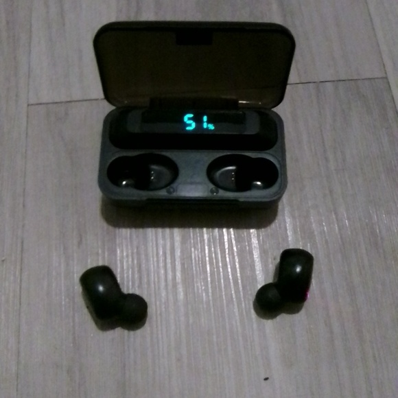 Earpods - Picture 3 of 4